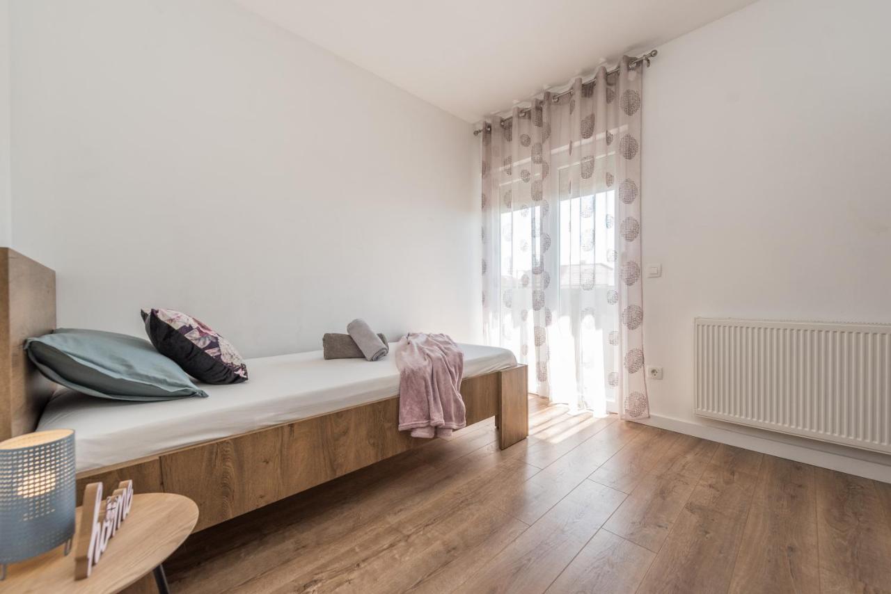 Apartmani Dmarie Privlaka  Eksteriør bilde